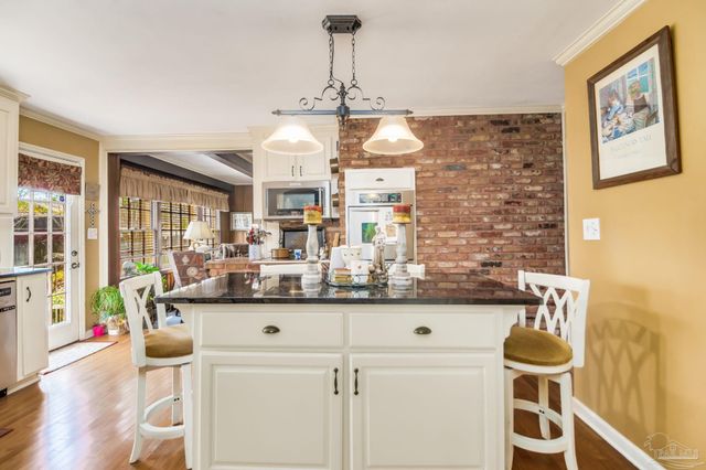 8892 Scenic Hills Dr, Pensacola, FL 32514