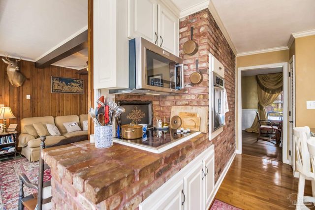 8892 Scenic Hills Dr, Pensacola, FL 32514