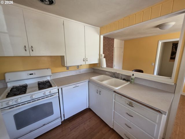 1225 Nw 16TH St, Corvallis, OR 97330