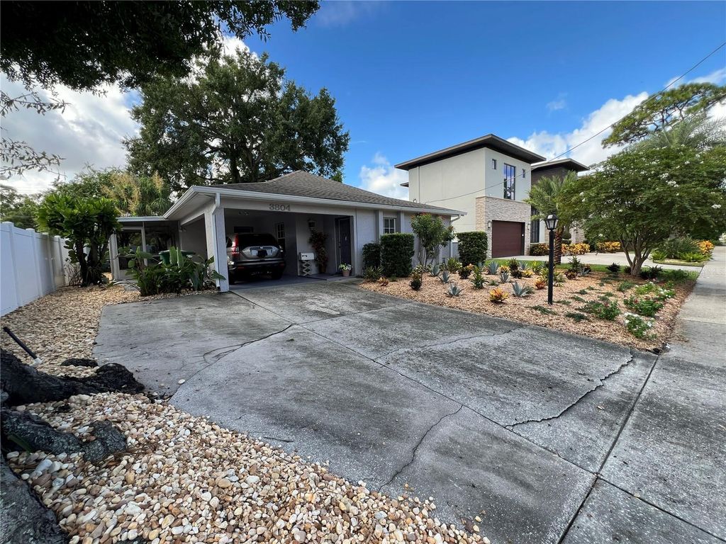 Image 3 of property listing at 3804 W EMPEDRADO STREET, Tampa, FL 33629