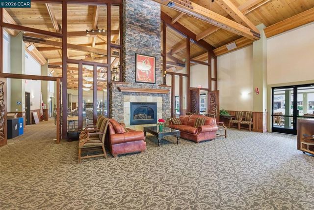 2624 Ptarmigan Dr 2, Walnut Creek, CA 94595