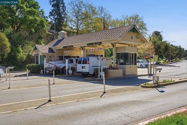 2624 Ptarmigan Dr 2, Walnut Creek, CA 94595