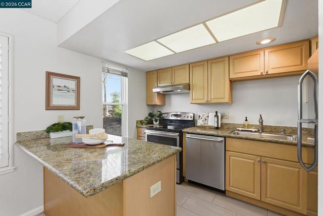 2624 Ptarmigan Dr 2, Walnut Creek, CA 94595