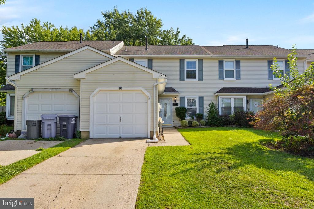 71 N HILL DR, WESTAMPTON, NJ 08060 — photo 2