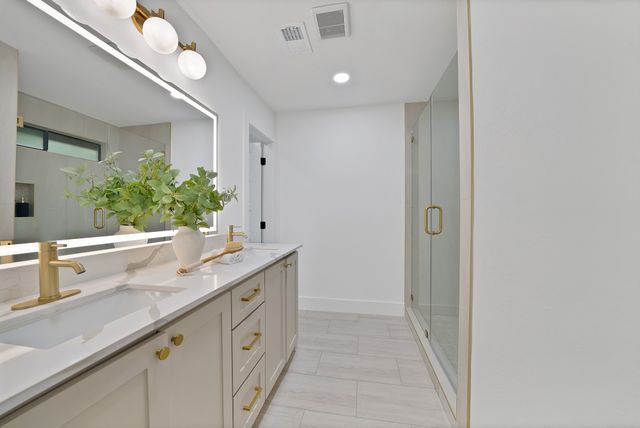 734 Tower Crest Drive, Duncanville, TX 75116