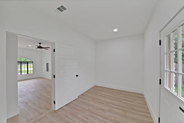 734 Tower Crest Drive, Duncanville, TX 75116