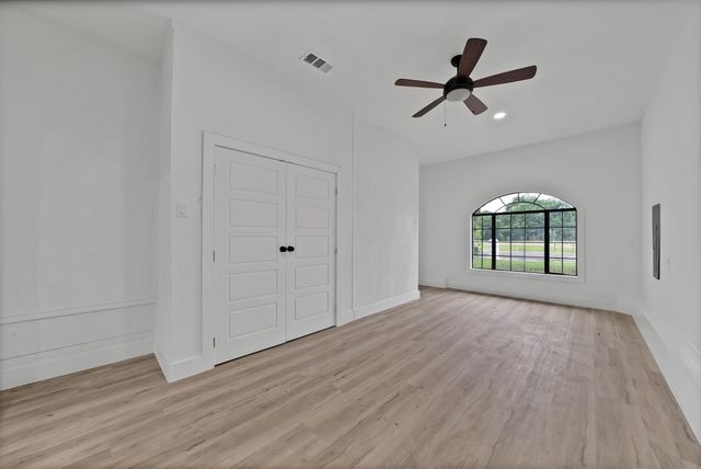734 Tower Crest Drive, Duncanville, TX 75116