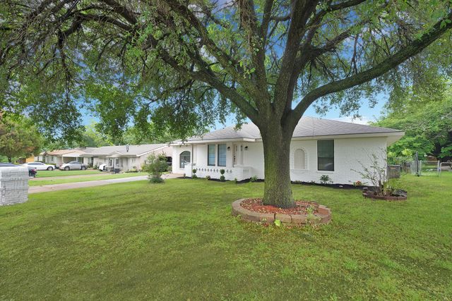 734 Tower Crest Drive, Duncanville, TX 75116