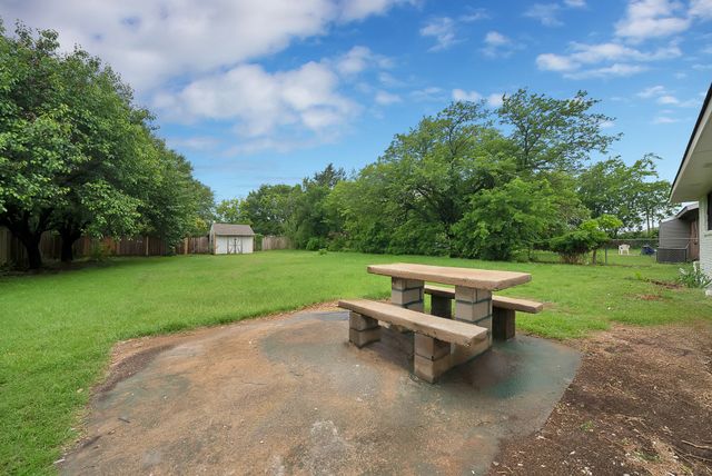 734 Tower Crest Drive, Duncanville, TX 75116