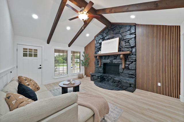 734 Tower Crest Drive, Duncanville, TX 75116