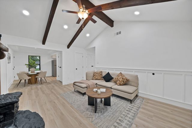 734 Tower Crest Drive, Duncanville, TX 75116
