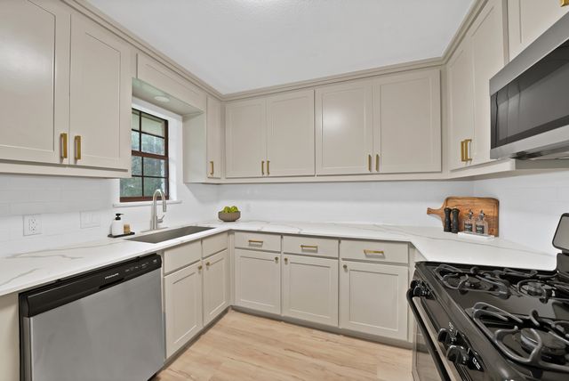 734 Tower Crest Drive, Duncanville, TX 75116