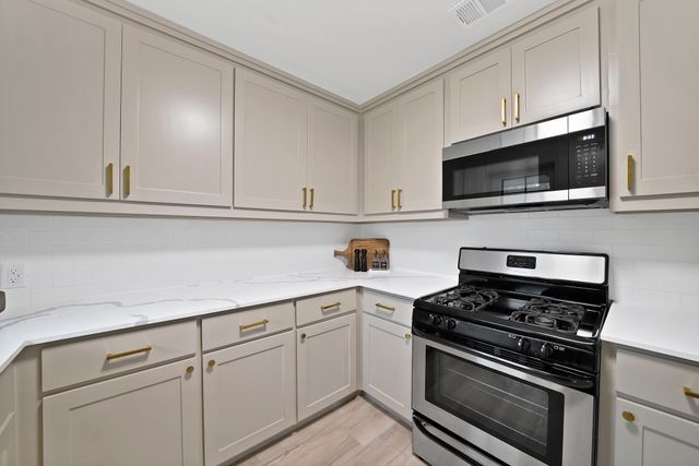 734 Tower Crest Drive, Duncanville, TX 75116