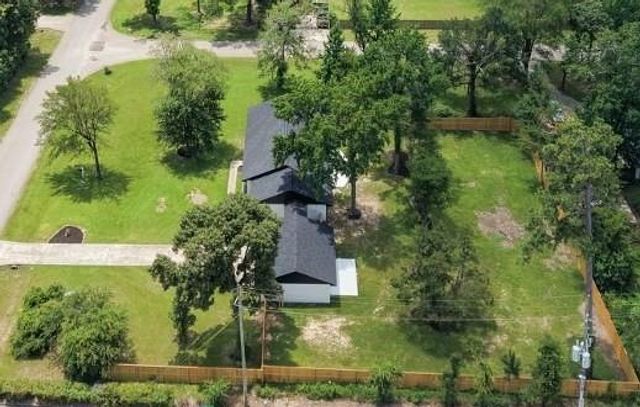 33003 E Westwood Square East Drive E, Magnolia, TX 77354
