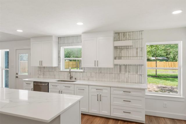 33003 E Westwood Square East Drive E, Magnolia, TX 77354