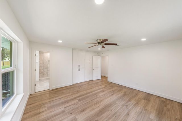 33003 E Westwood Square East Drive E, Magnolia, TX 77354