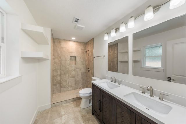 33003 E Westwood Square East Drive E, Magnolia, TX 77354