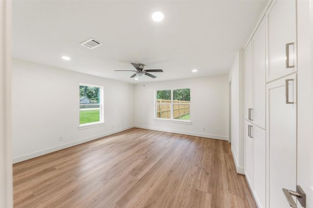 33003 E Westwood Square East Drive E, Magnolia, TX 77354