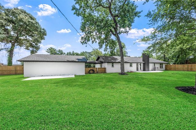 33003 E Westwood Square East Drive E, Magnolia, TX 77354