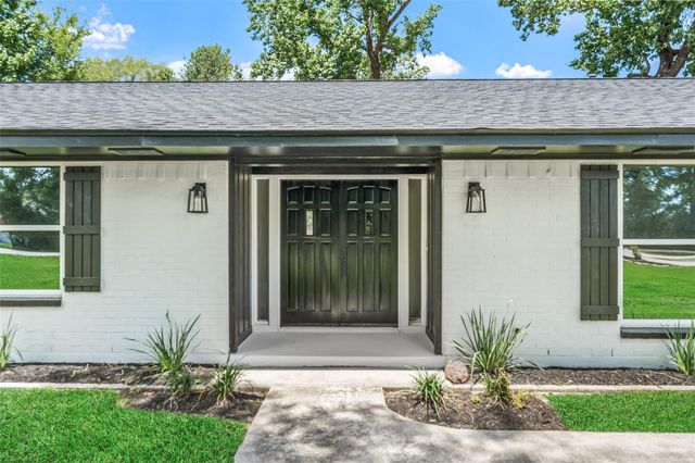 33003 E Westwood Square East Drive E, Magnolia, TX 77354