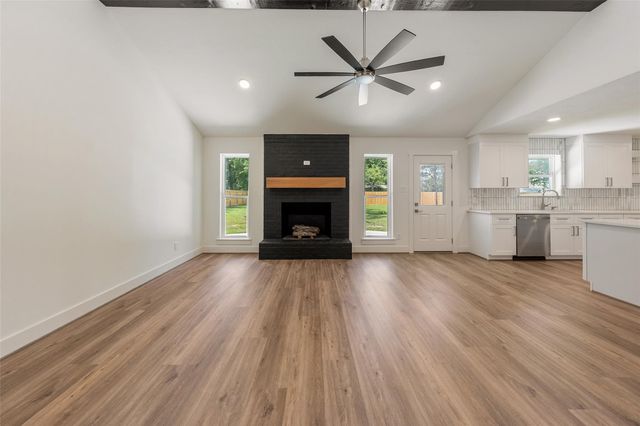 33003 E Westwood Square East Drive E, Magnolia, TX 77354