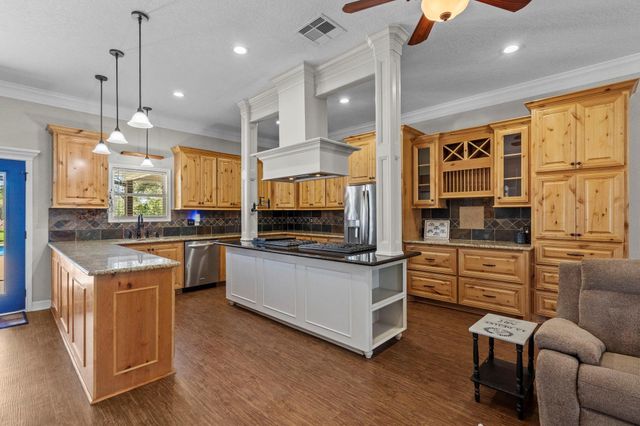 7205 Avenue O, Santa Fe, TX 77510