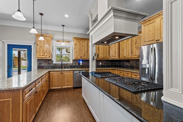 7205 Avenue O, Santa Fe, TX 77510