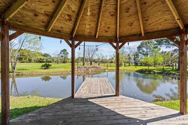 7205 Avenue O, Santa Fe, TX 77510