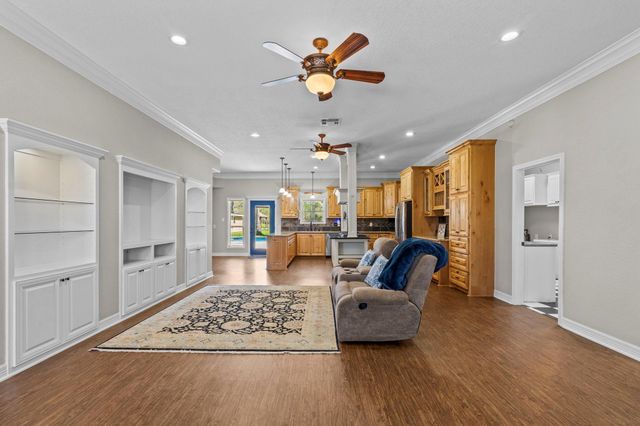 7205 Avenue O, Santa Fe, TX 77510