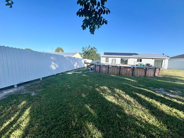 2216 SE Newcastle Terrace, Port St Lucie, FL 34952