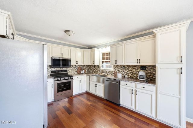 19486 Astor Road, Abingdon, VA 24210