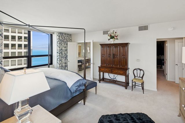 1040 N LAKE SHORE Drive 32D, Chicago, IL 60611