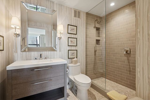 1040 N LAKE SHORE Drive 32D, Chicago, IL 60611