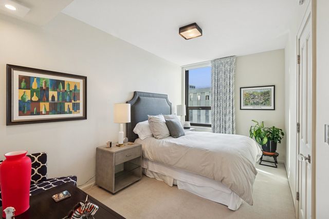 1040 N LAKE SHORE Drive 32D, Chicago, IL 60611