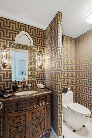 1040 N LAKE SHORE Drive 32D, Chicago, IL 60611