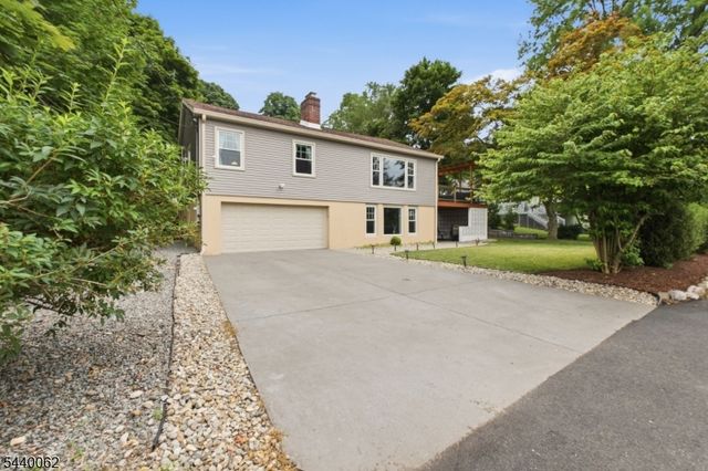 126 E Shore Trl, Sparta Twp., NJ 07871