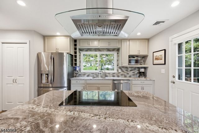 126 E Shore Trl, Sparta Twp., NJ 07871