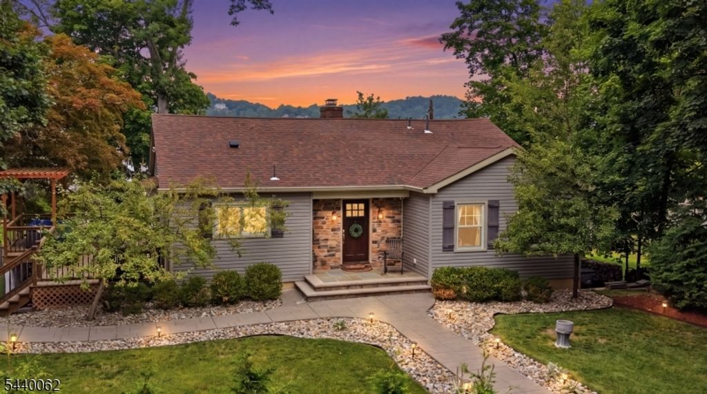126 E Shore Trl, Sparta Twp., NJ 07871