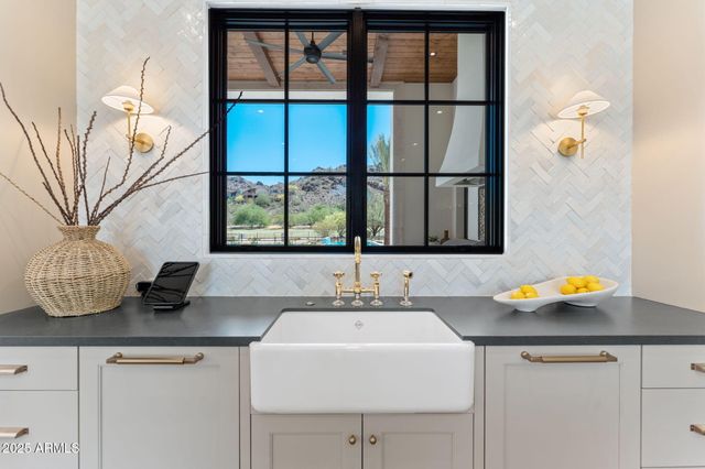 7501 N EUCALYPTUS Drive, Paradise Valley, AZ 85253