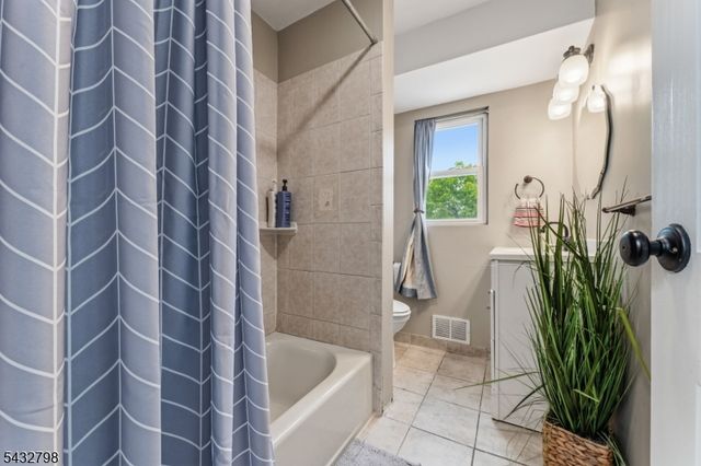 5 Willow Ave, Piscataway Twp., NJ 08854