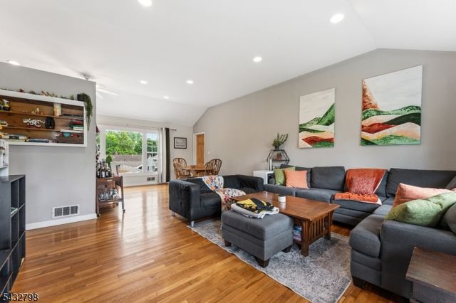 5 Willow Ave, Piscataway Twp., NJ 08854