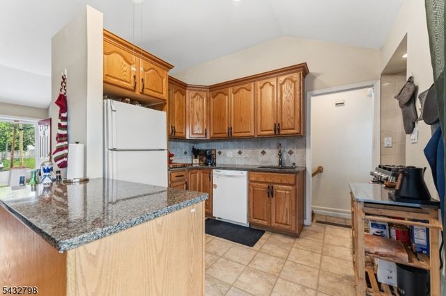 5 Willow Ave, Piscataway Twp., NJ 08854