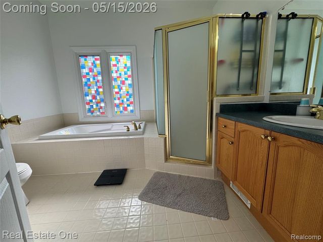 1668 S Shore Drive, Rochester Hills, MI 48307