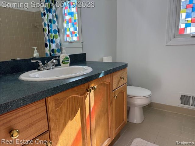 1668 S Shore Drive, Rochester Hills, MI 48307