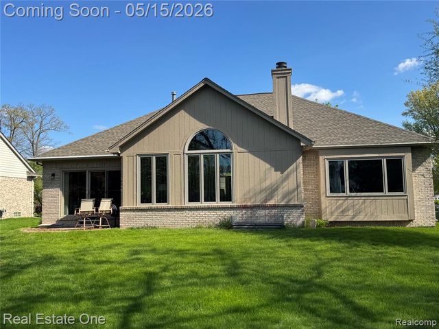 1668 S Shore Drive, Rochester Hills, MI 48307