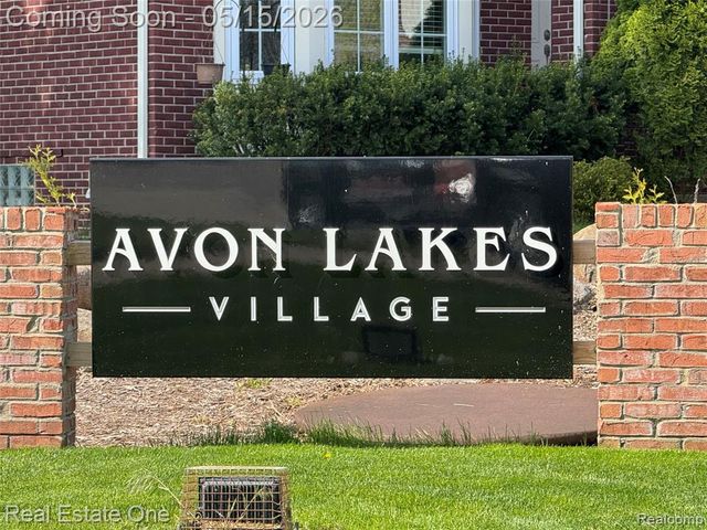 1668 S Shore Drive, Rochester Hills, MI 48307