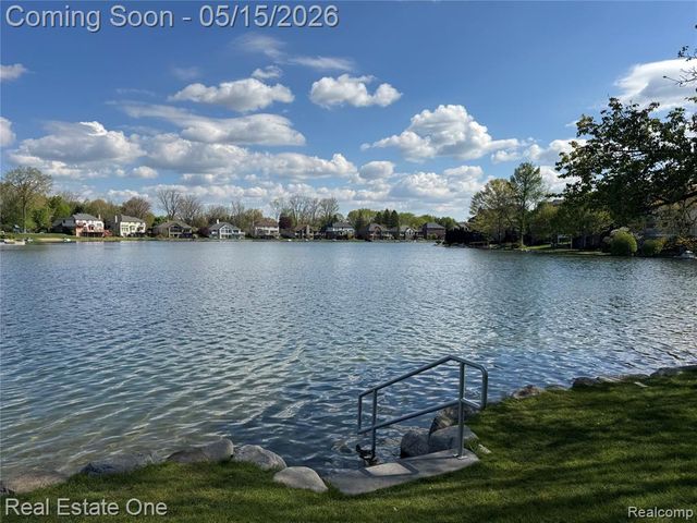 1668 S Shore Drive, Rochester Hills, MI 48307