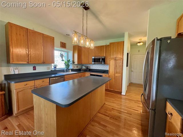 1668 S Shore Drive, Rochester Hills, MI 48307