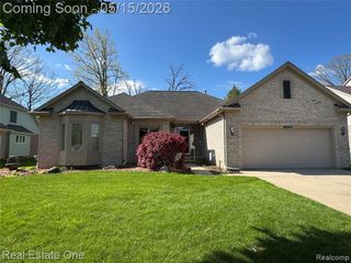 1668 S Shore Drive, Rochester Hills, MI 48307