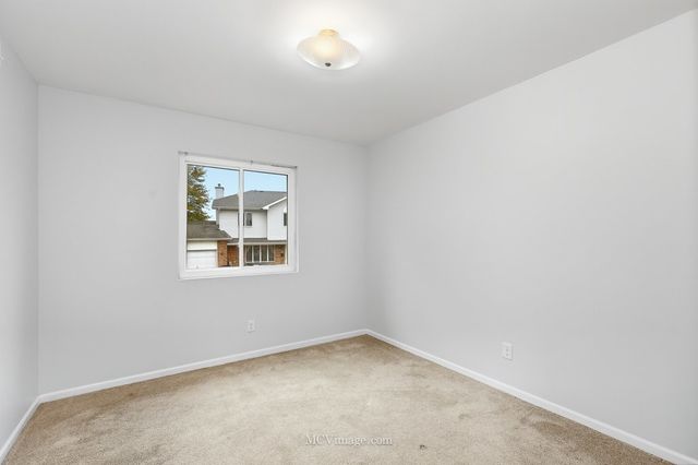 2390 Bicentennial Avenue 8, Crest Hill, IL 60403